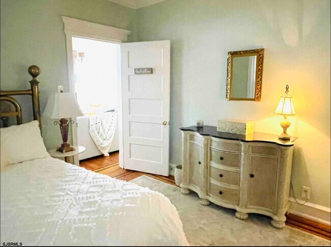 Building Photo - 1 S Bartram Ave