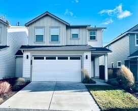 Building Photo - Spacious 3-bedroom and 2nd living room 2 1/2-full bath with New carpet, pad and LVT flooring