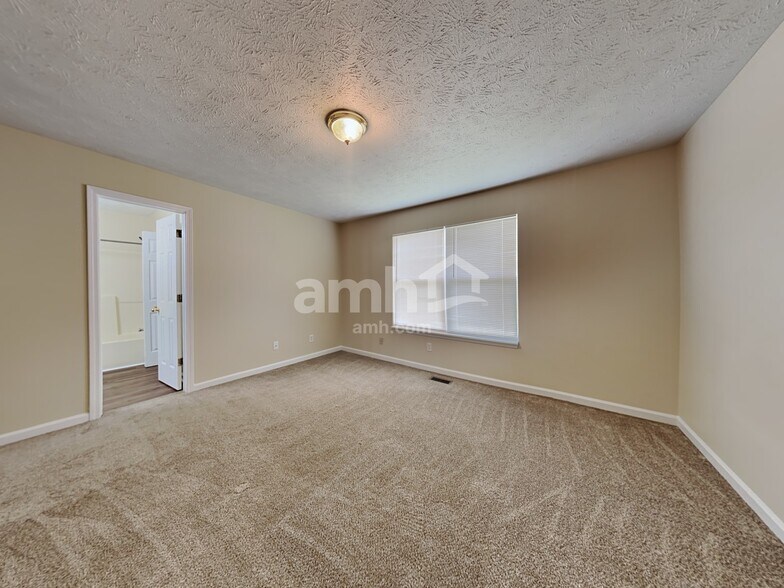 Building Photo - 6917 Devinney Ln