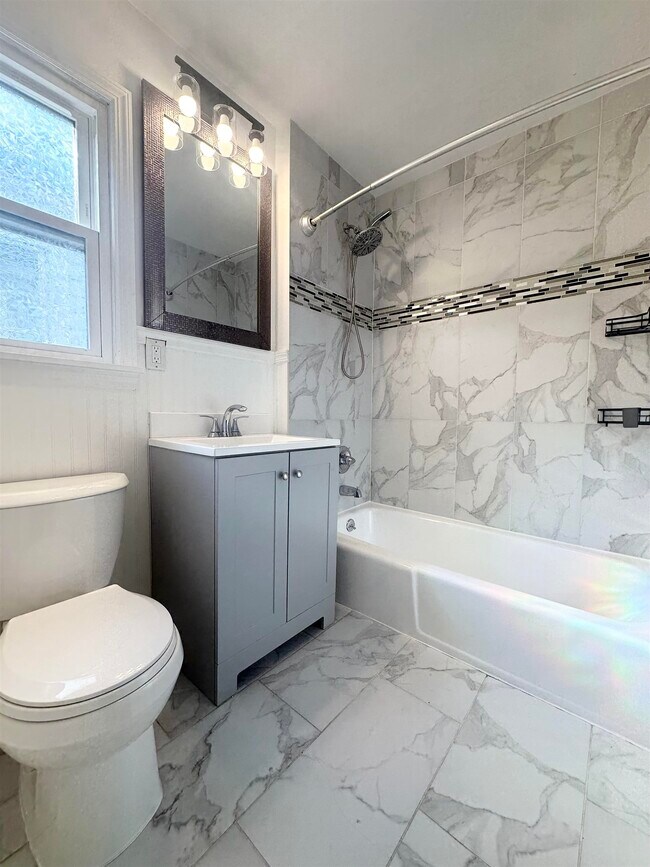 Building Photo - 5708 Broadway