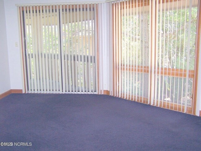 Building Photo - 220 Foxkroft Dr