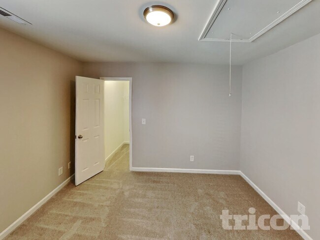 Building Photo - 693 Winners Point