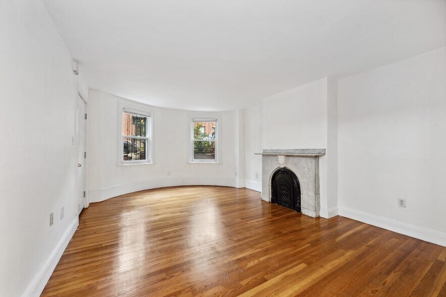 Building Photo - 85 E Brookline St