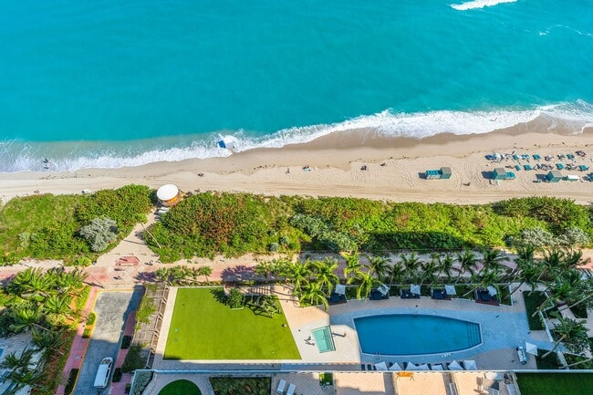 Building Photo - 6899 Collins Ave