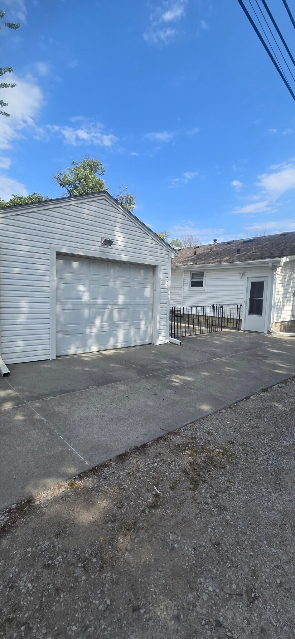Building Photo - 4217 S 49th St