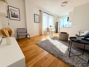 Building Photo - 1 bedroom in NEW YORK NY 10009