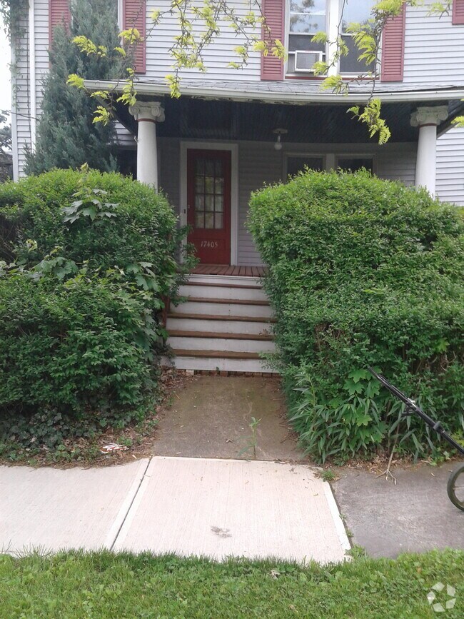 Building Photo - 17405 Woodford Ave