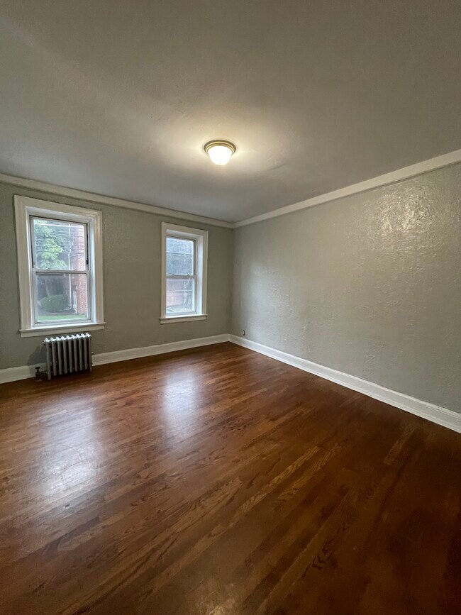 404 Union Ave 105 - 390 Union Ave