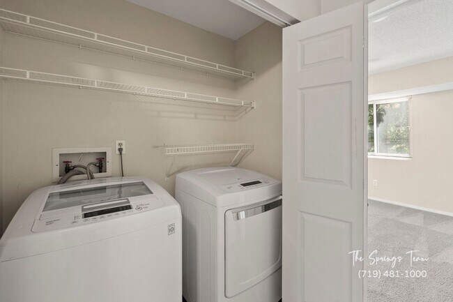 Building Photo - La Jolla 2BD Two-Story Townhome convenient...