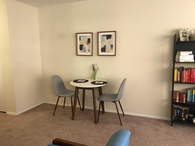 Building Photo - 5500 Friendship Blvd