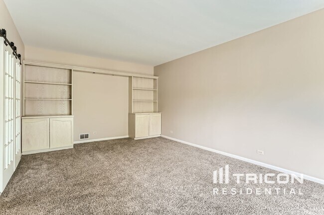 Building Photo - 1720 Westbury Dr