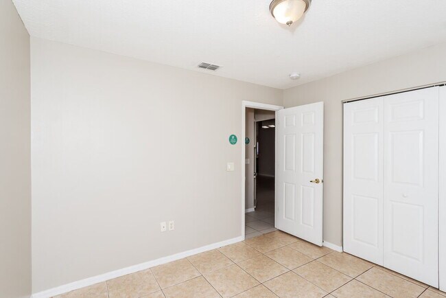 Building Photo - 10932 New Brighton Ct