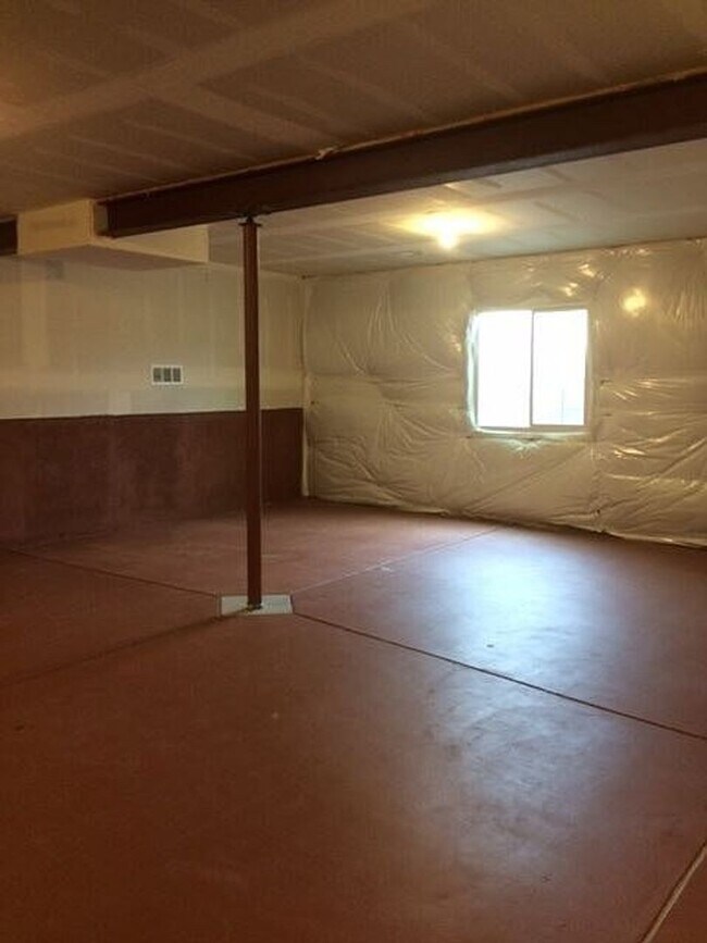 Building Photo - Great 3 Bed / 3 Bath with Garage! Open Floor Plan with Upgrades!