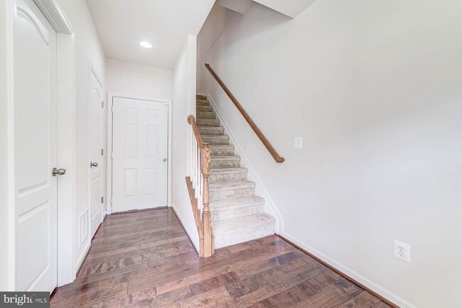 Building Photo - 705 River Mist Dr