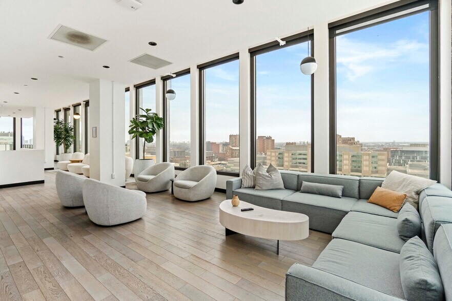 Building Photo - 1887 W Ogden Ave