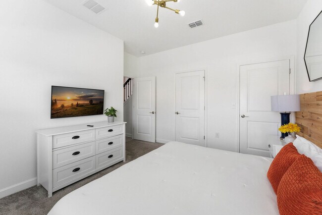 Building Photo - 4224 Paragraph Dr