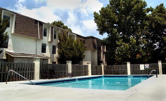 Pool - Defoors Ridge Apartments