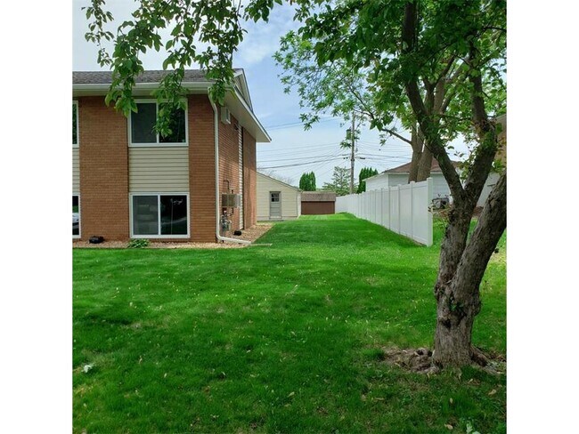 Building Photo - 2740 Xylon Ave N