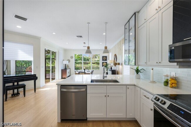 Building Photo - 10327 Carolina Willow Dr