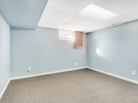 Building Photo - 3 bed Rambler on huge lot