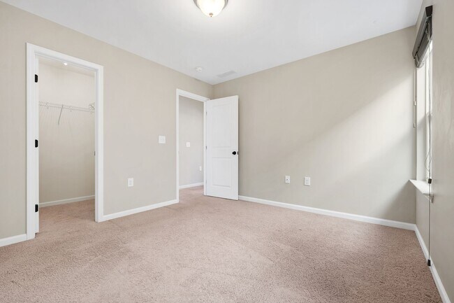 Building Photo - Beautiful 3-bedroom, 2.5-bath home in unbeatable Morrisville location