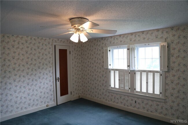 Building Photo - 31 University Ct