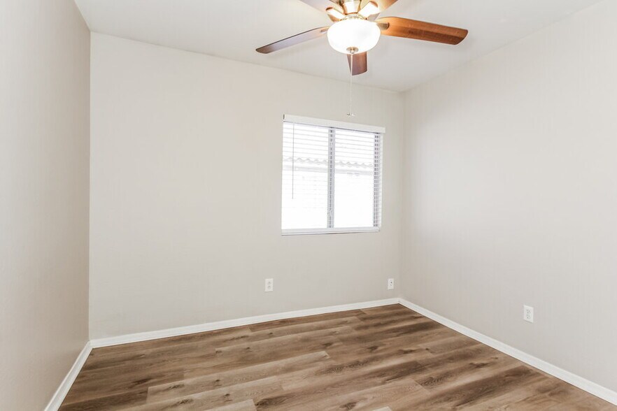 Building Photo - 13117 N El Frio St