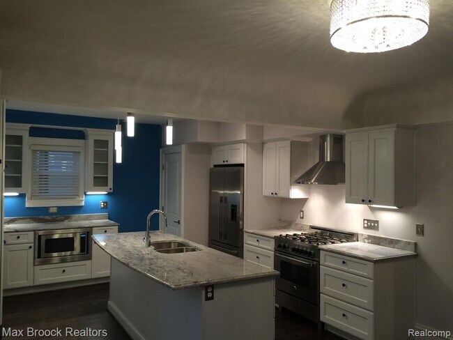 Building Photo - 115 E Lincoln St