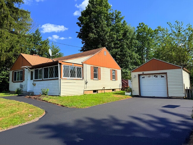 Primary Photo - 3 Elm Dr