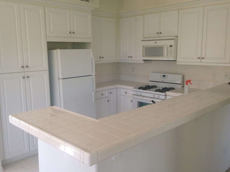 Kitchen - 38 Cienega