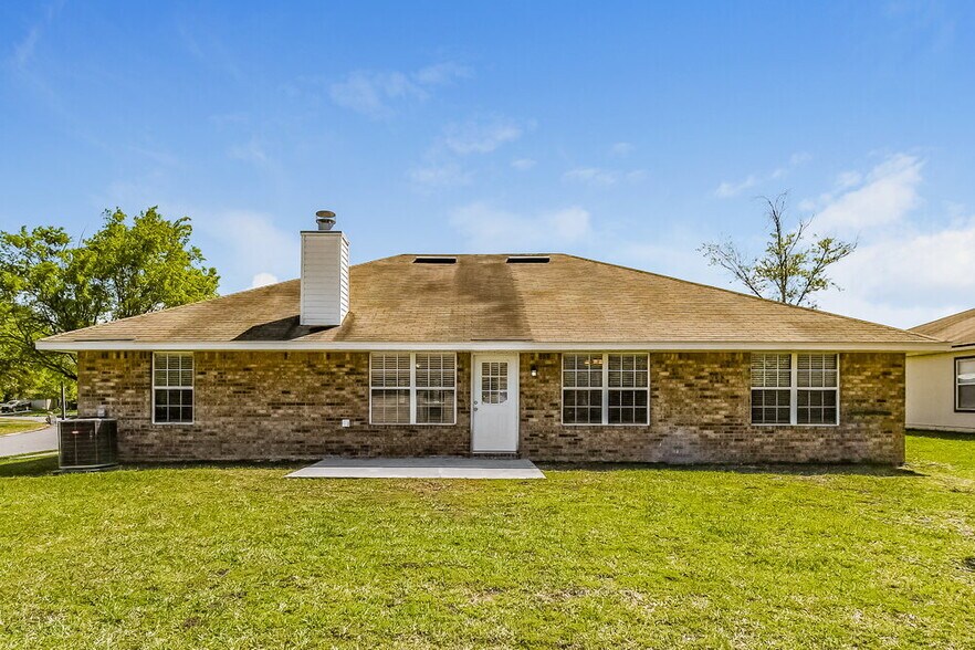 Building Photo - 2700 Taylor Hill Dr