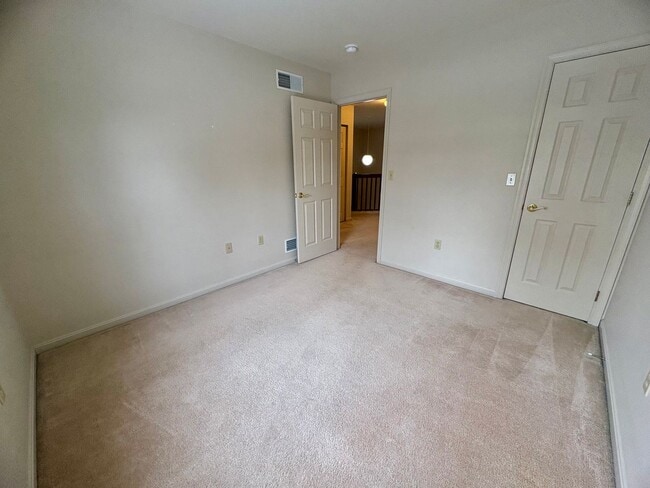 Building Photo - 3 Bedroom 2.5 Bathroom Townhome in Hummelstown!