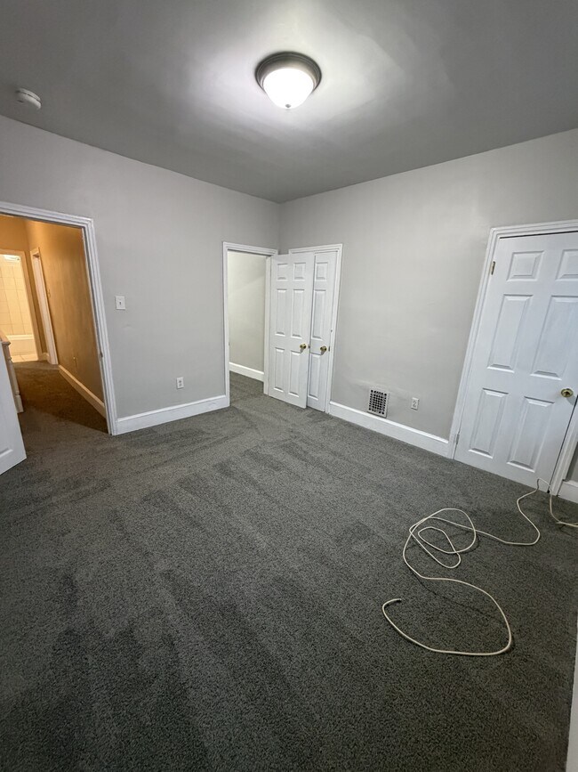 Building Photo - 1442 N Newkirk St