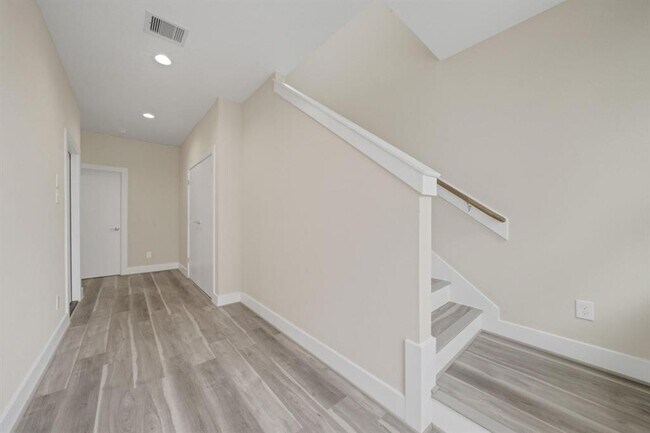 Building Photo - 2504 W Tidwell Rd