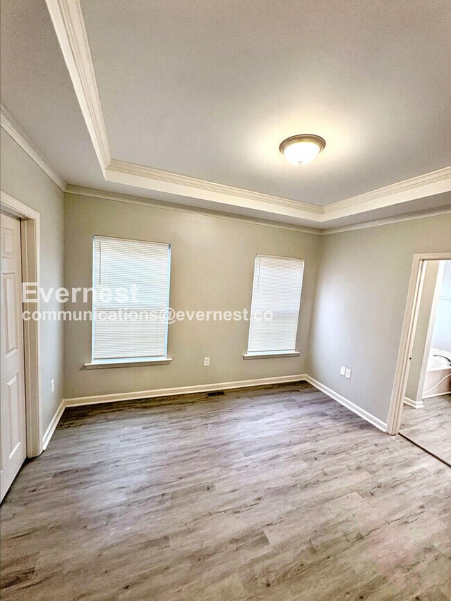 Building Photo - 4 Bed, 3 Bath Home with Off-Street Parking / Pet-Friendly / Coming Soon!