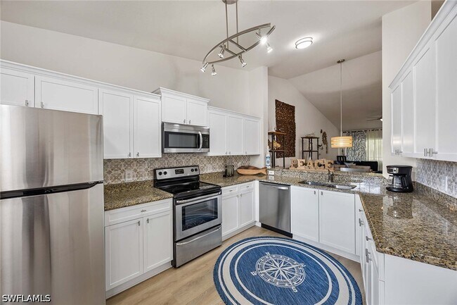 Building Photo - 640 Luisa Ln