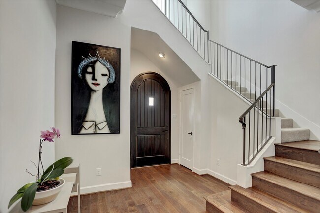 Building Photo - 1715 Maravilla Dr