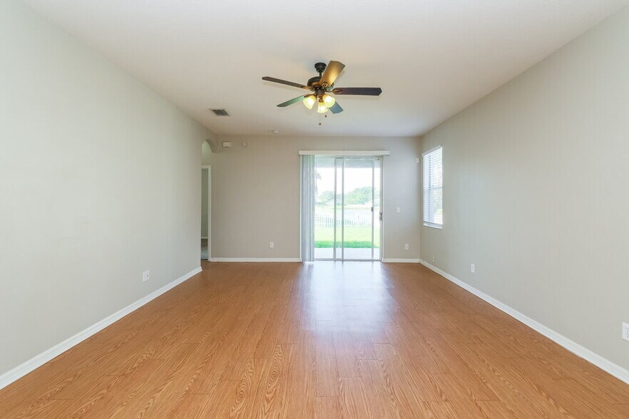 Building Photo - 8564 Deer Chase Dr