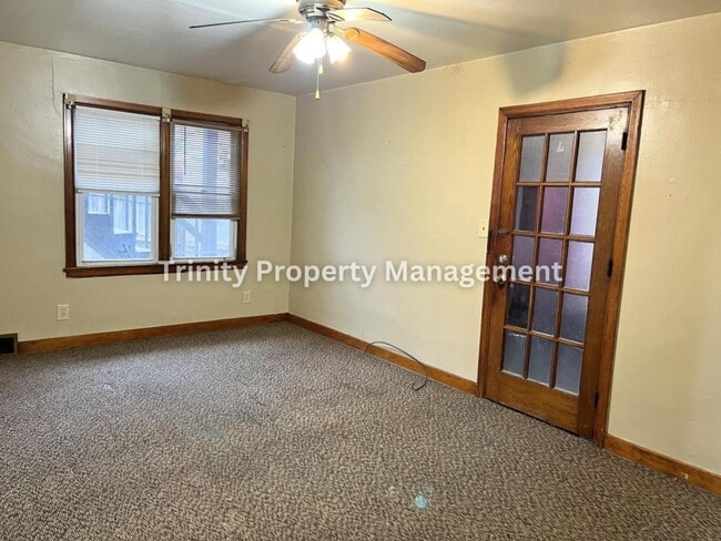 Building Photo - 601 Collins Ave