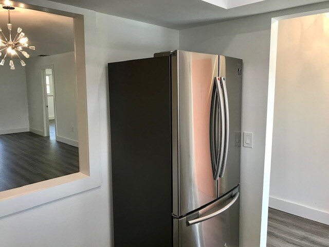 Building Photo - 200 Valley Stream Dr