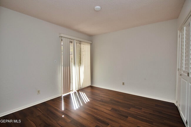 Building Photo - 5710 Mira Grande Dr