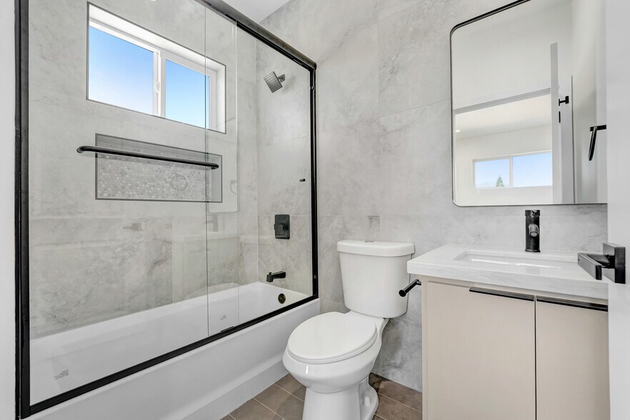 Building Photo - 4338 La Clede Ave