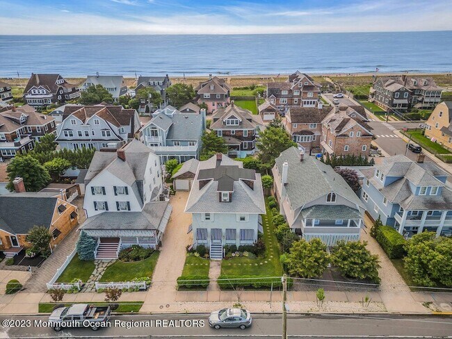 Building Photo - 683 Main Ave