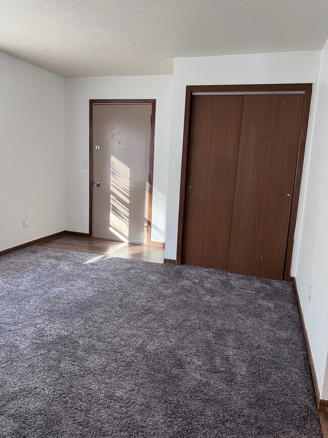 Building Photo - 2622 Nelson Dr Unit 2