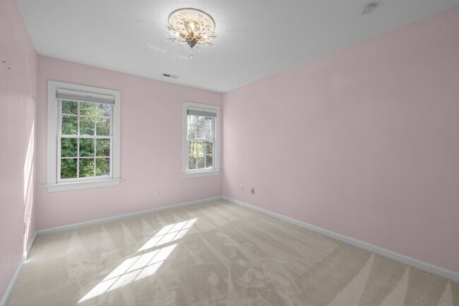 Building Photo - 2406 Flints Pond Cir