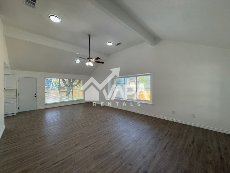 Building Photo - 6402 Gray Ridge