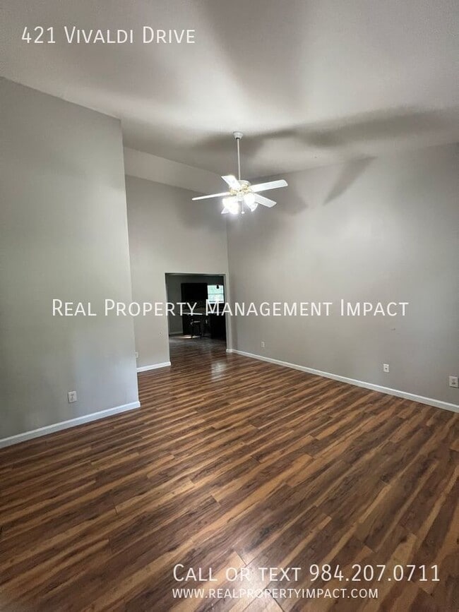 Building Photo - 421 Vivaldi Dr