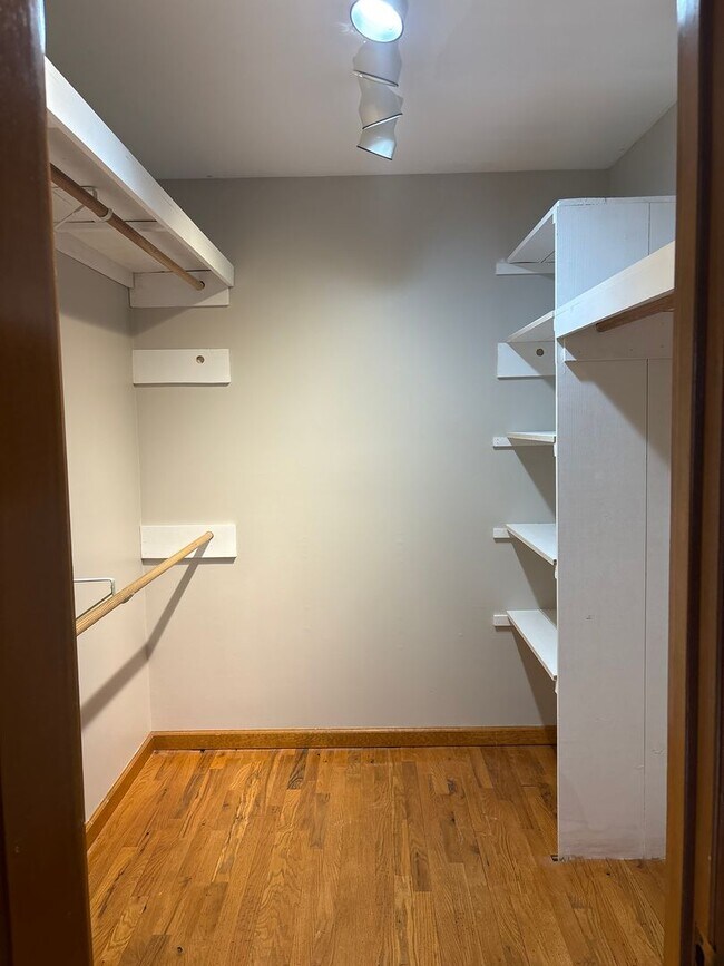 Building Photo - Charming Home Near Lakewood Golf & Country Club in Tullahoma...