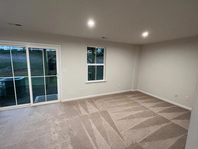 Building Photo - 2596 Grantham Place Dr