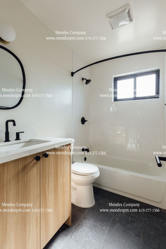 Building Photo - Remodeled 1 bd/ 1 bth Modern Apartment Hom...